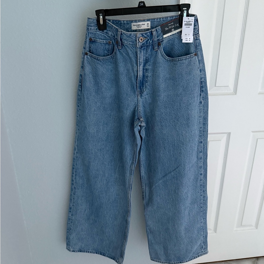 NWT Abercrombie & fitch curve love high rise wide leg jeans 2/26 short